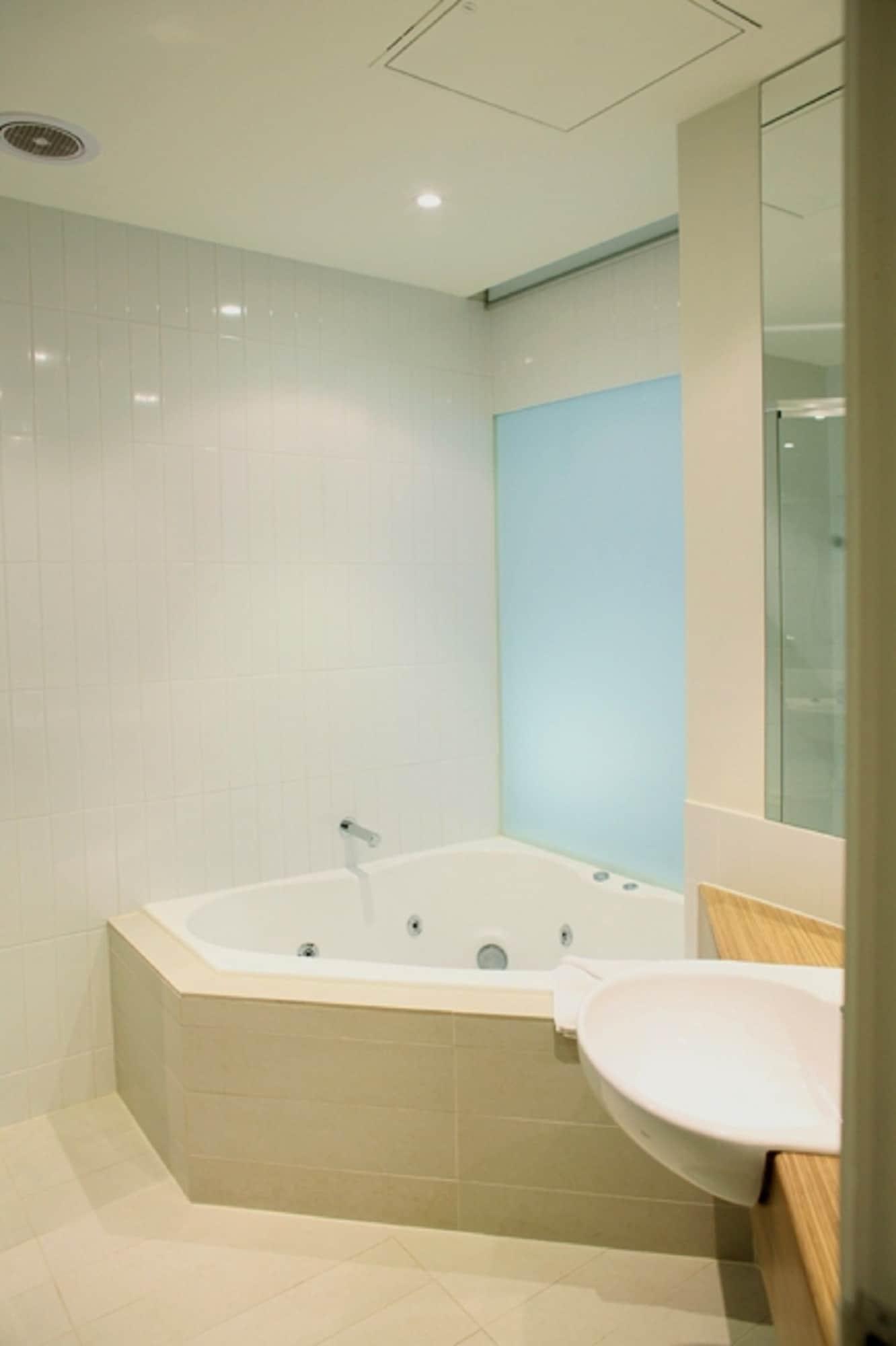 The Waves Apartments Коув Экстерьер фото