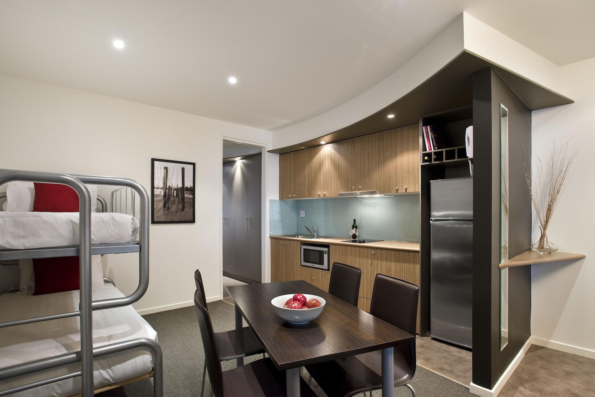 The Waves Apartments Коув Экстерьер фото