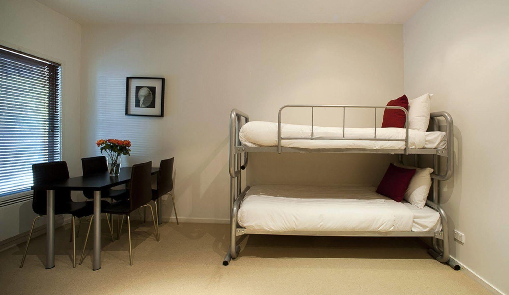 The Waves Apartments Коув Экстерьер фото